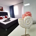 Vila Roxy Pe Plaja Belona *