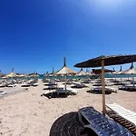 Vila Roxy Pe Plaja Belona