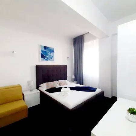 Vila Roxy Pe Plaja Belona *