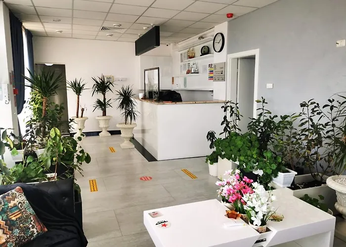 Vila Roxy Pe Plaja Belona Pensiune