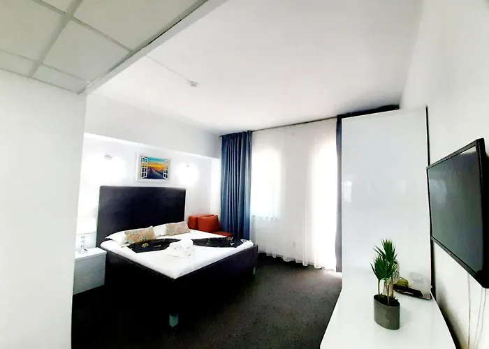 Vila Roxy Pe Plaja Belona Pensiune *